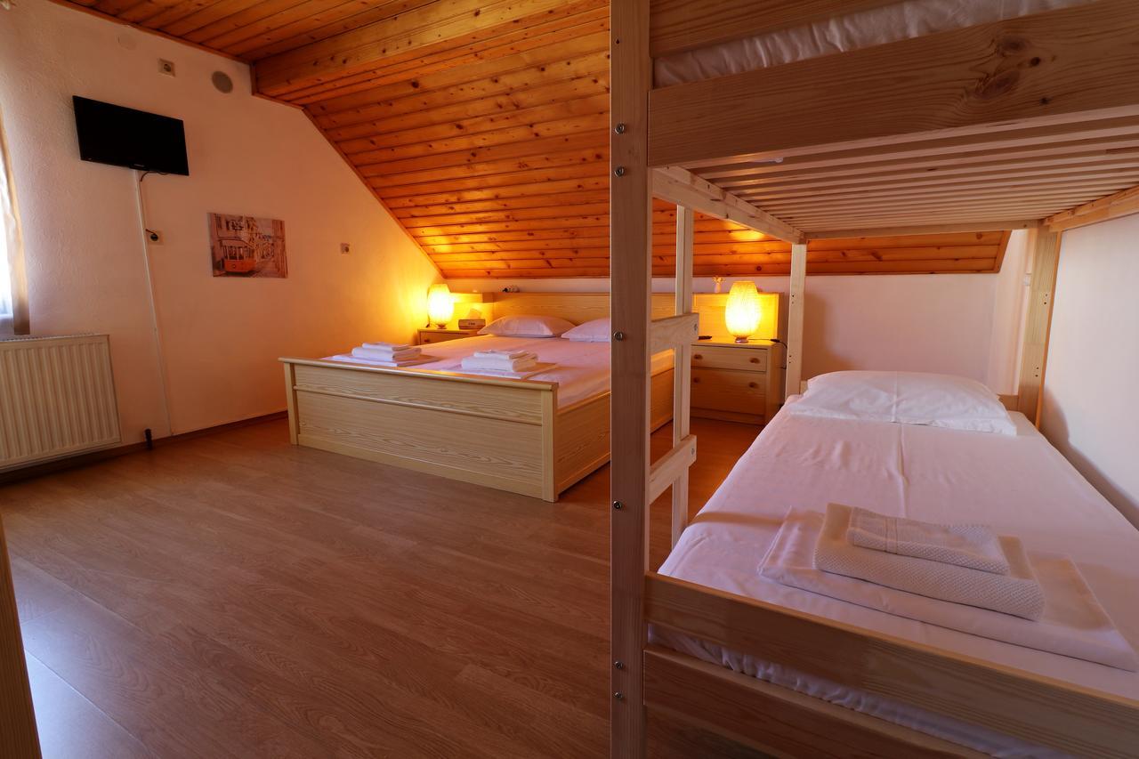 Casa 193 Motorcycle Friends Bed and Breakfast Sibiu Exteriör bild