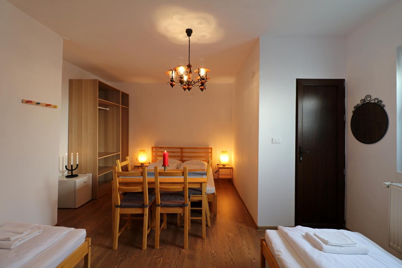 Casa 193 Motorcycle Friends Bed and Breakfast Sibiu Exteriör bild