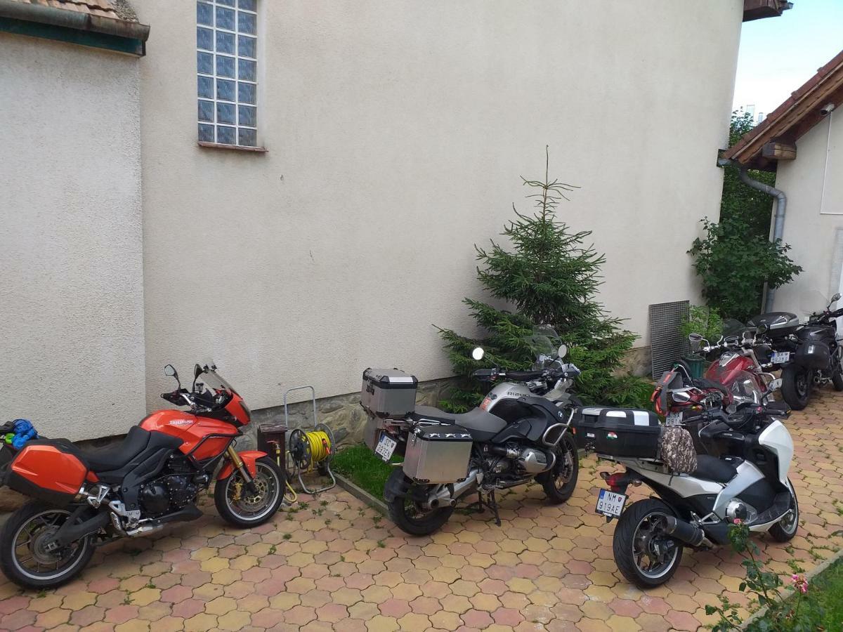 Casa 193 Motorcycle Friends Bed and Breakfast Sibiu Exteriör bild